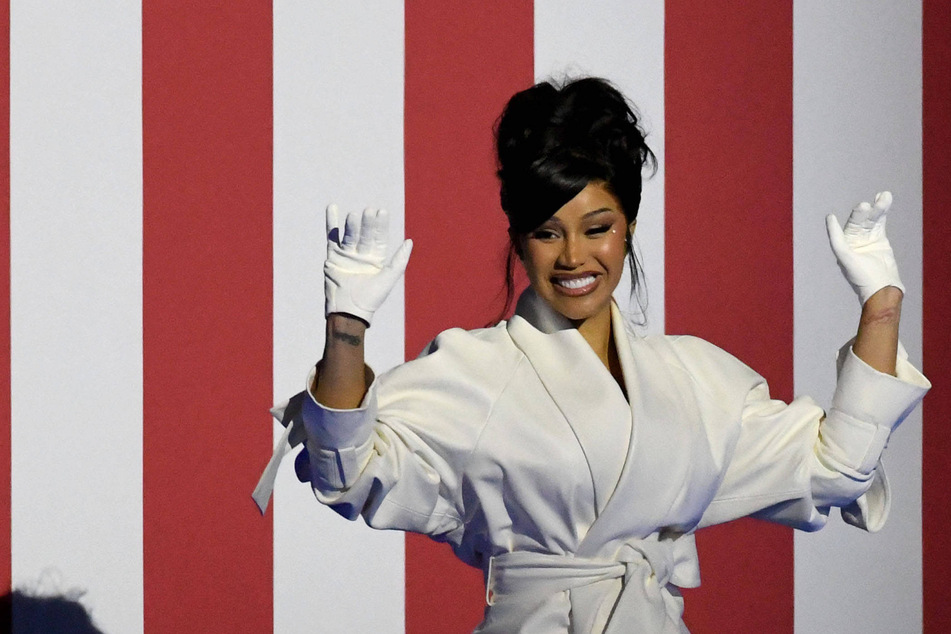 Cardi B was captured falling off of a chair mid-performance during her Las Vegas set amid her Little Miss Drama tour.