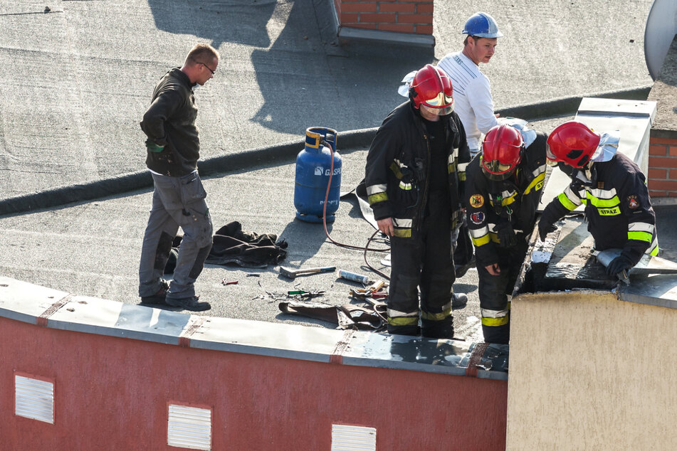 Family feud goes up in smoke as daughter gets stuck in chimney