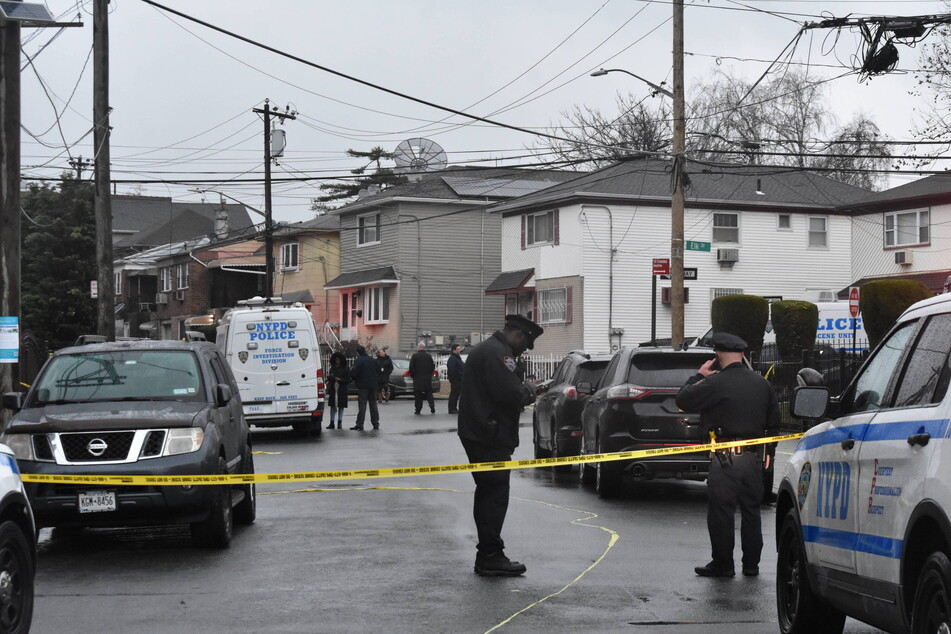 Queens knife attack kills four members of same family and injures cops