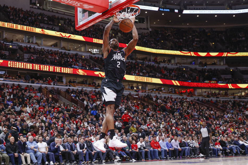 Kawhi Leonard scored a game-high 33 points for the Los Angeles Clippers against the Chicago Bulls.