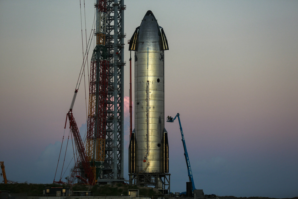 Elon Musk says SpaceX could go bankrupt in alarming email