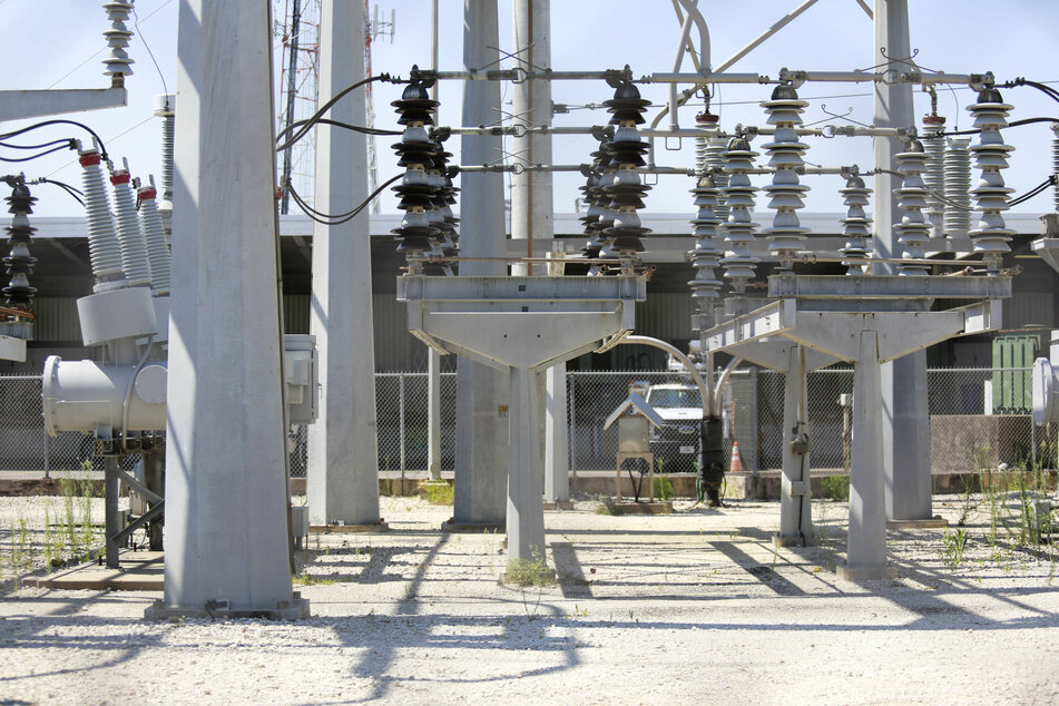 Who should pay to weatherize Texas' electric grid? Power companies have an answer