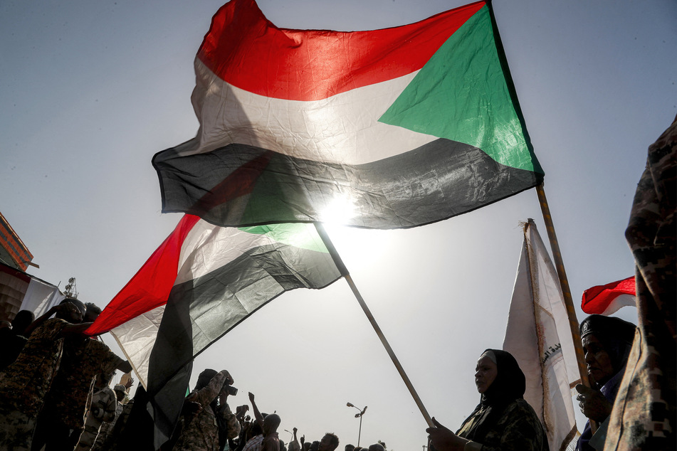 US sanctions Sudan over chemical weapons deabte