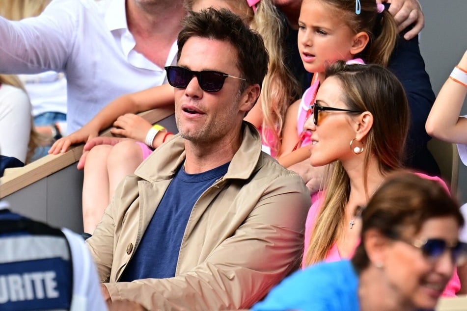 Tom Brady (l.) treading on uncharted territory in the boat racing league has fans talking all over the internet.