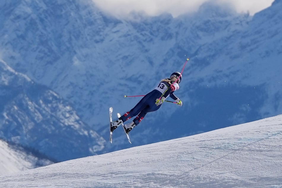 Lindsey Vonn crashed heavily at the Olympic Games in Italy.