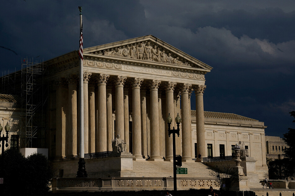 The US Supreme Court has declined to act on an emergency request to halt Illinois' assault weapons ban.