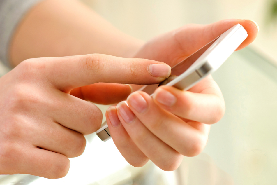 Teacher given jail time for sending nudes to 13-year-old students