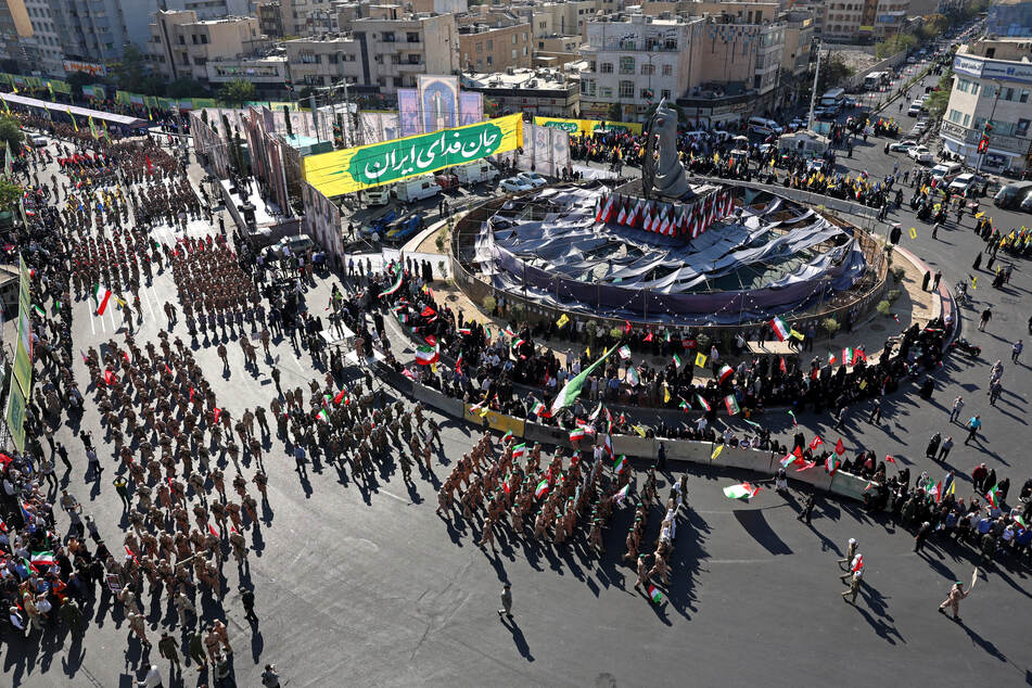 Members of Iran's Basij paramilitary force take part in a military rally named Jan-Fada (those willing to sacrifice their lives) in Tehran on September 18, 2026. Iran's Revolutionary Guards have threatened to launch new attacks in case of further US aggression.