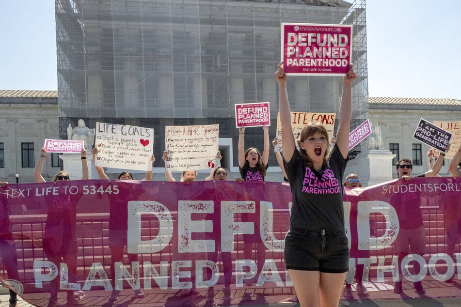 Court paves way for Trump administration to cut Planned Parenthood funding
