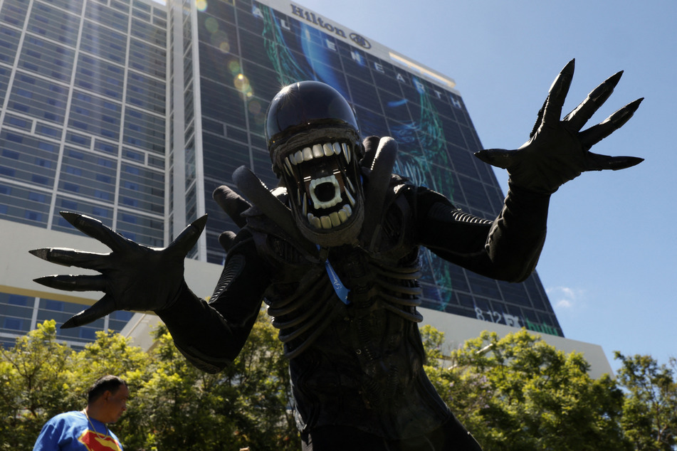 Highly anticipated Alien: Earth pilot debuts at Comic-Con