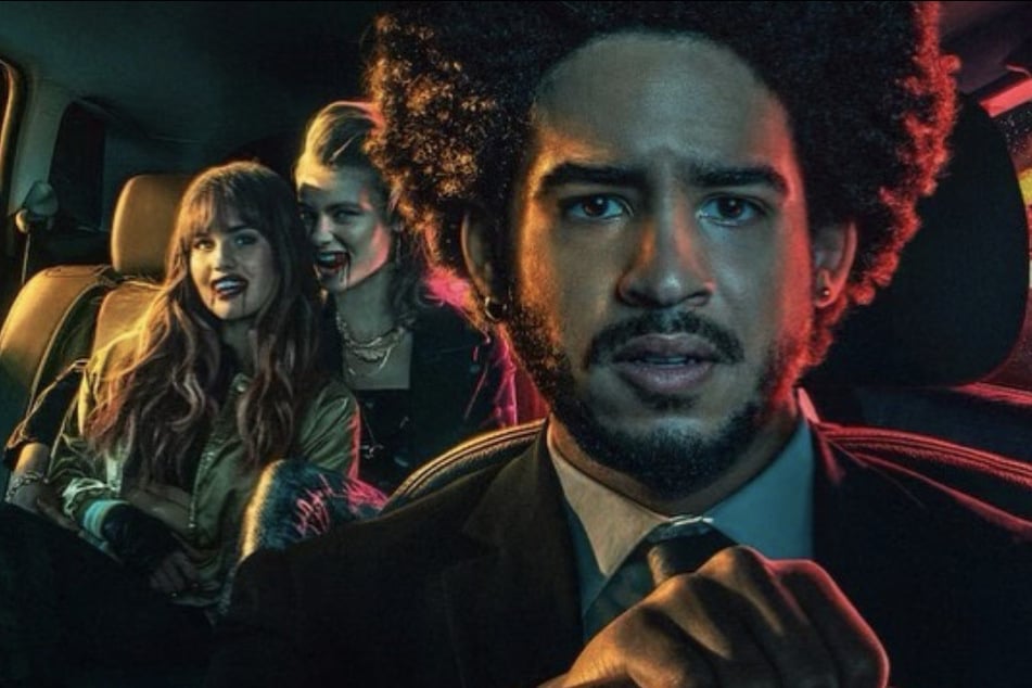 Jorge Lendeborg Jr. (r.) leads the Netflix vampire-thriller Night Teeth.
