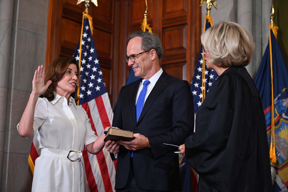 Katie Hochul, New York's first female governor, sworn in