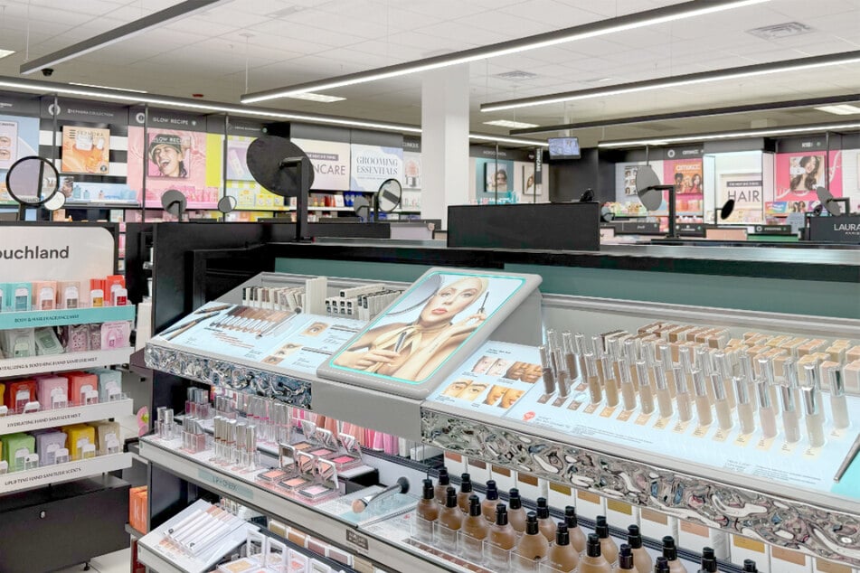 Blowout deal alert! Kohl's is dropping prices on Urban Decay, Dolce&Gabbana and much more