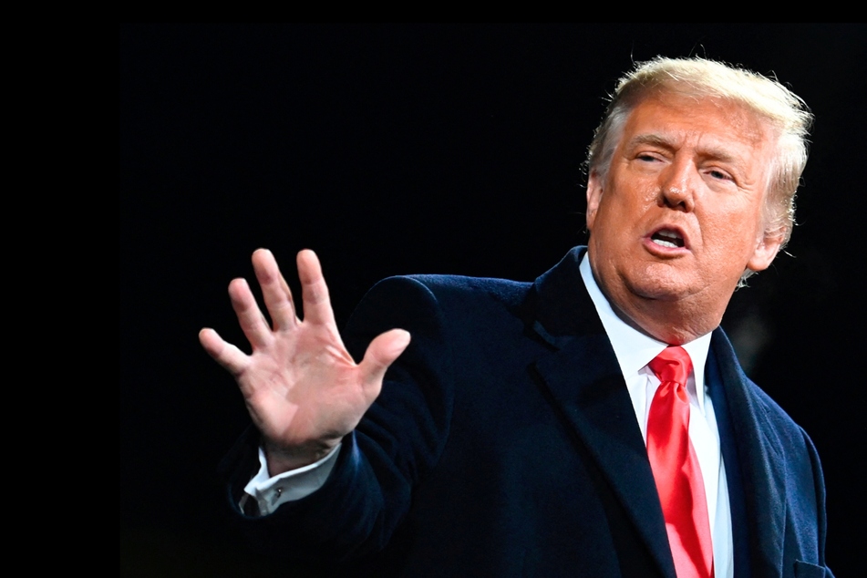 Donald Trump makes legal moves against gag order in election interference trial