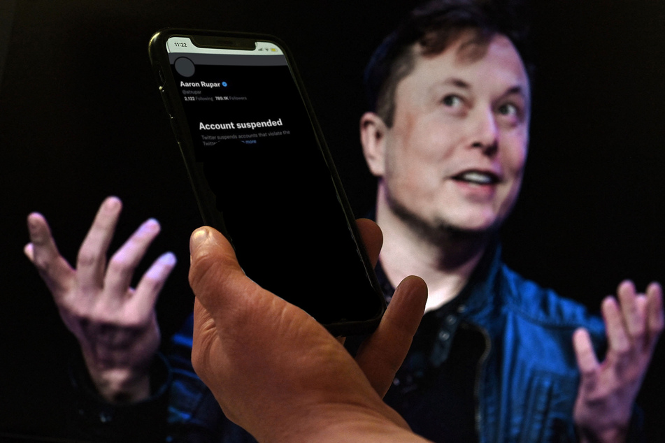 Elon Musk bans journalists from Twitter over "assassination coordinates"