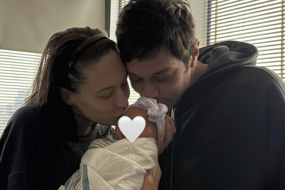 Around five months after the birth of their daughter, Pete Davidson (r.) and Elsie Hewitt called it quits on their romance.