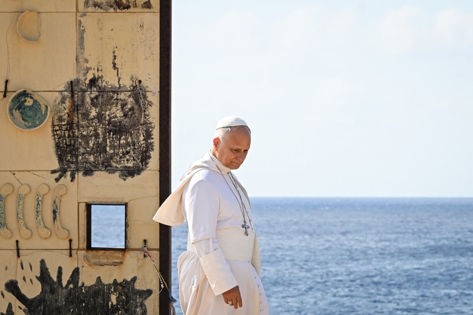 Pope Leo XIV defended the rights of migrants in a stark message to leaders in both Europe and the US.