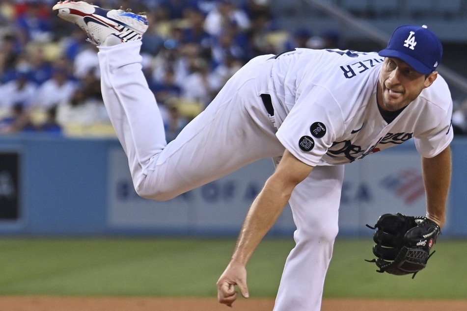 Mets make mega-deal for one of baseball's best pitchers