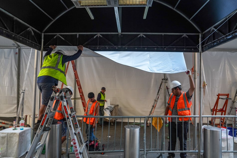 Craftsmen have been working at full speed at Madison Square Garden for days.