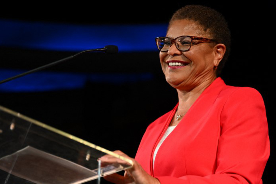 Los Angeles elects Karen Bass as first female mayor