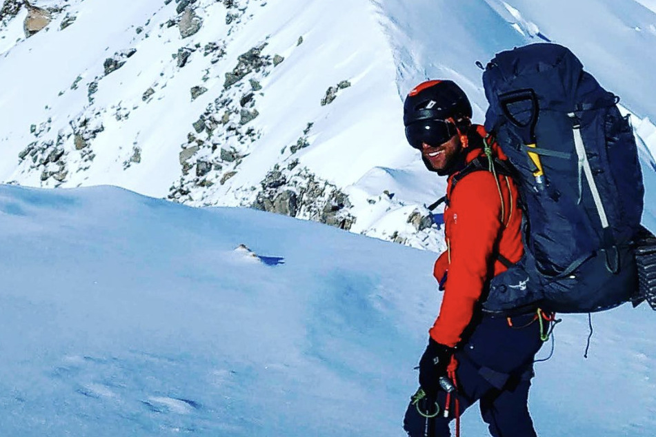 US climber raising money for children's hospital dies scaling mountain in Nepal