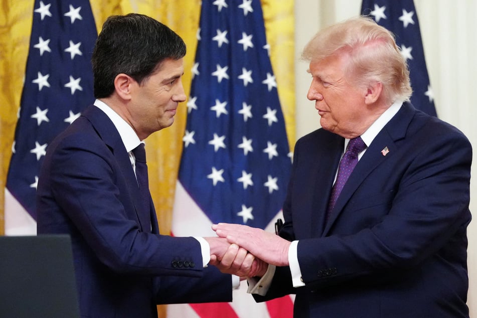 Warsh, who was selected by President Trump (r.), was sworn in as the new Federal Reserve chair last month.