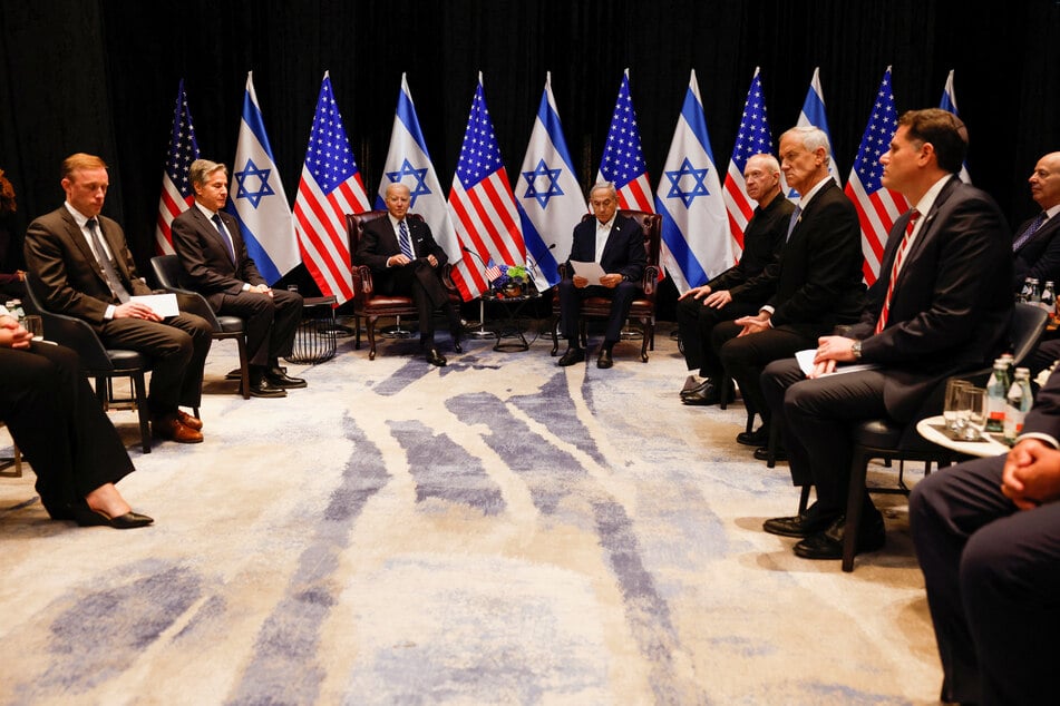US President Joe Biden (3rd from l.) backed Israeli PM Benjamin Netanyahu's explanation for the Al-Ahli Arabi Baptist Hospital bombing in Gaza.
