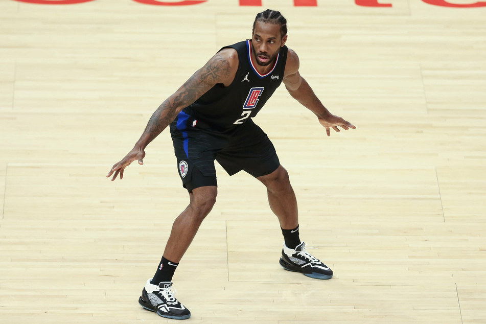 Kawhi Leonard averaged 30.4 points, 7.7 rebounds and 4.4 assists last season.