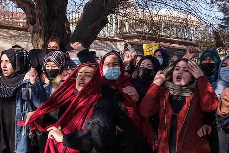 Female Afghan entrepreneurs fear new restrictions by Taliban
