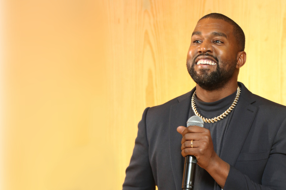 Is Kanye West still hoping to make things work with Kim Kardashian? New photo raises questions