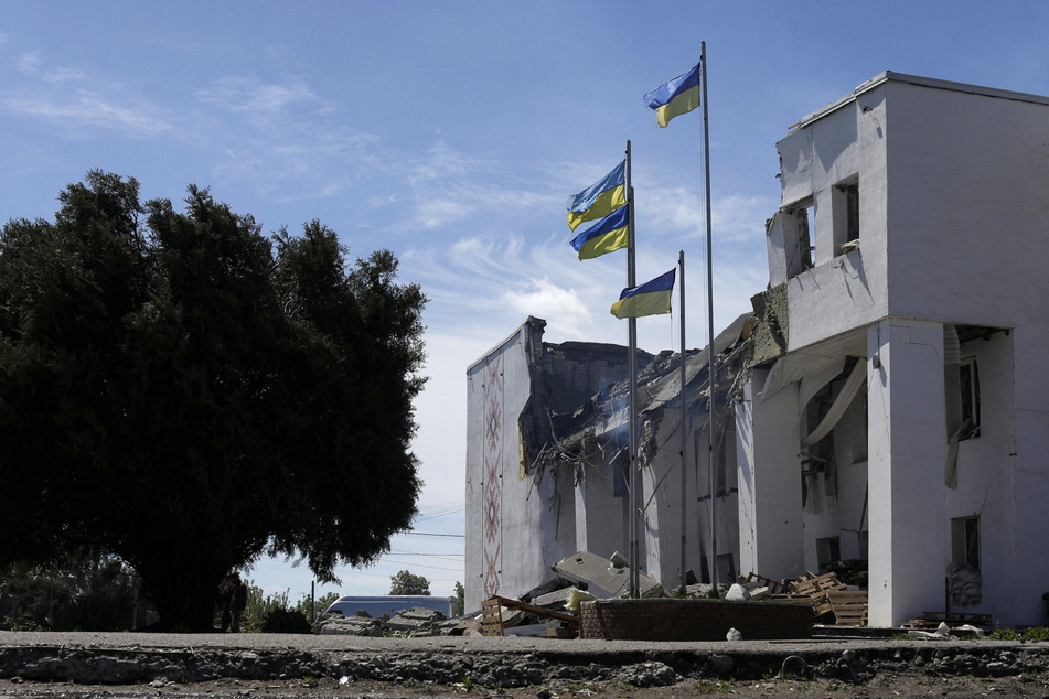 Ukraine war: Few prospects of peace talks, more deaths in eastern cities