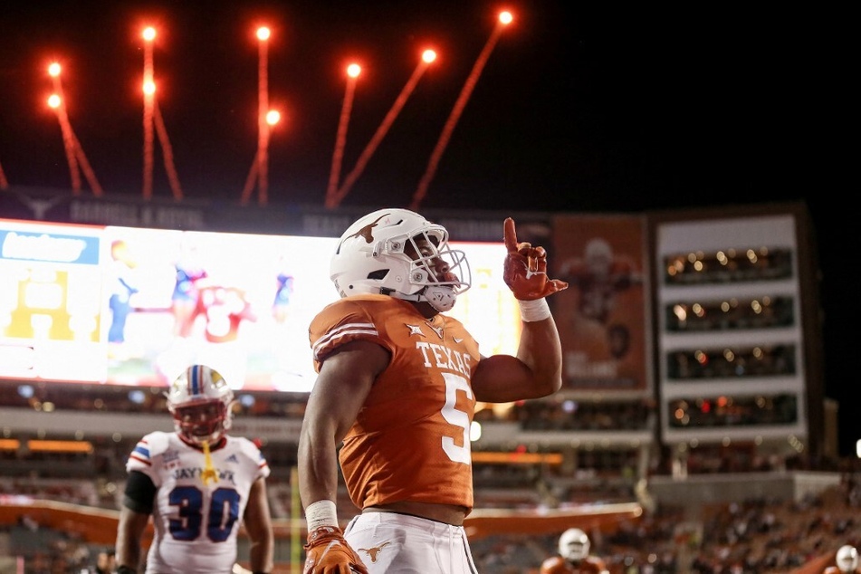 Texas Longhorn running back Bijan Robinson has declared he will enter the 2023 NFL Draft.
