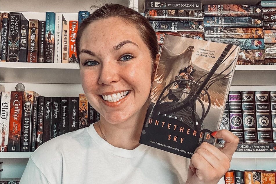 Zoranne Host has fostered an engaged community of fantasy readers through TikTok, Fable, and Bindery Books.