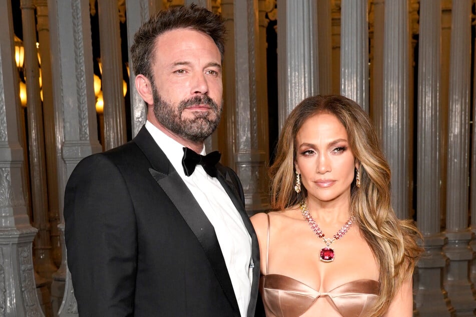 Jennifer Lopez (r.) and Ben Affleck have managed to keep things amicable as the two navigate their bombshell divorce.