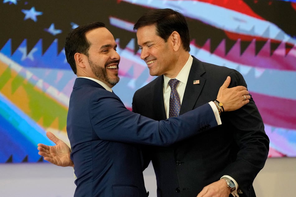 Marco Rubio (r) visited Colombia earlier this week. There, he met with right-wing President Abelardo de la Espriella.