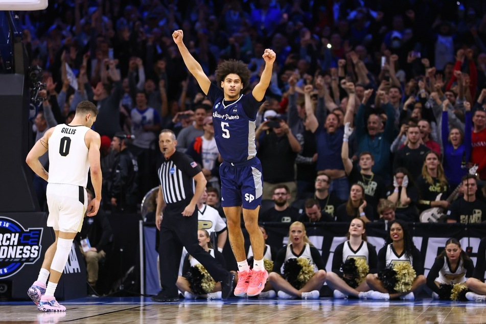Daryl Baker III (c) scored a team-high 14 points as the Peacocks advanced on Friday night.