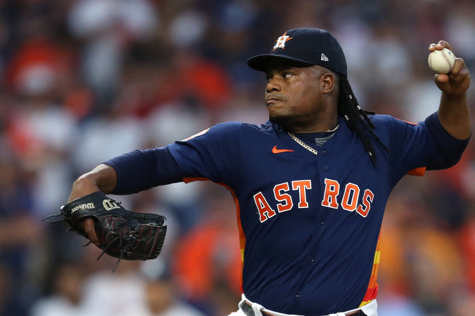World Series: Astros bounce back with win over Phillies in Game 2