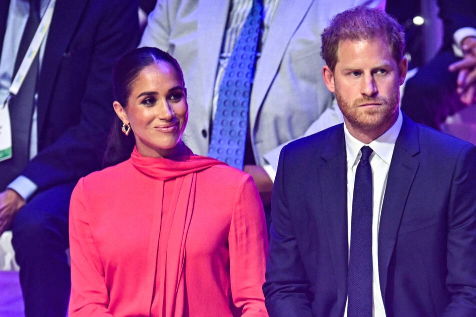 Netflix has released another explosive trailer for its upcoming series Harry & Meghan.