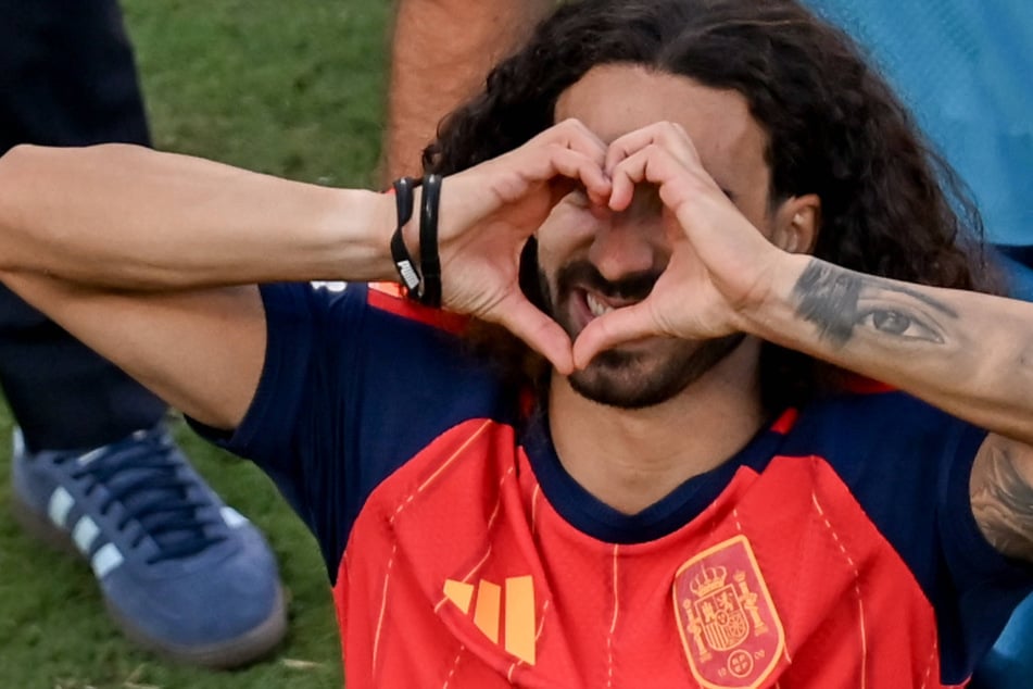 Spanish soccer star follows through on wild tattoo promise after World Cup win