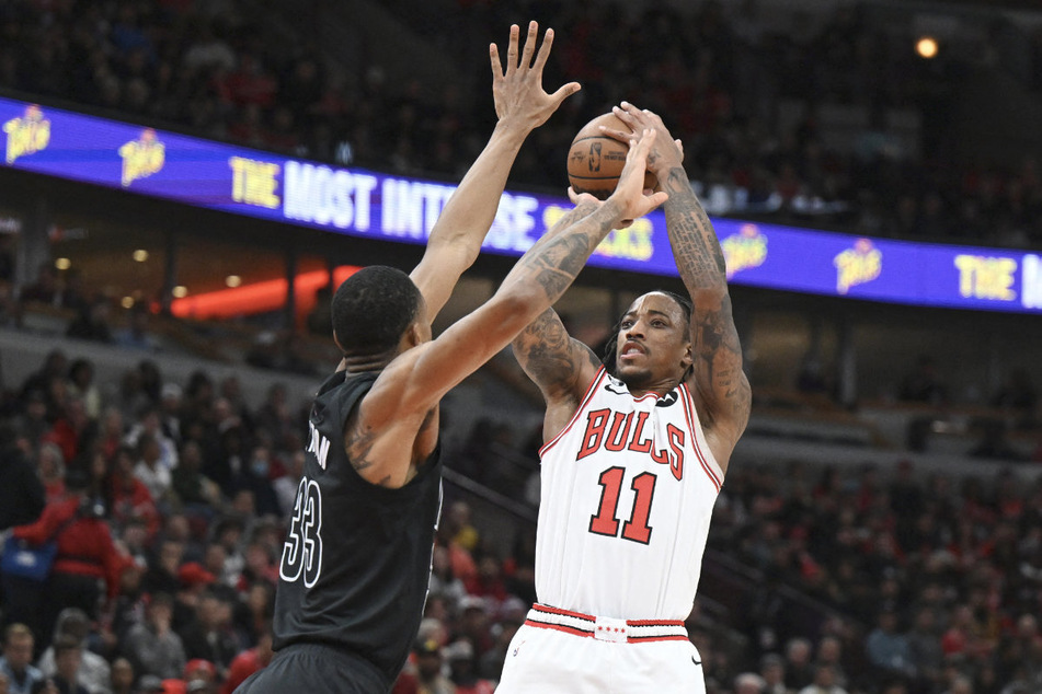 The Chicago Bulls DeMar DeRozan scored 22 points as his team snapped the Brooklyn Nets' streak.