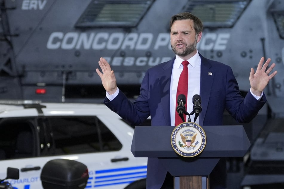 Vance calls on China to cool down after new Trump tariffs: "Choose the path of reason"