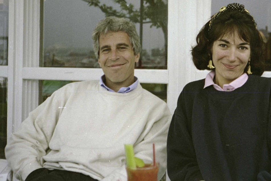 Justice Dept. chief meets with Epstein accomplice Ghislaine Maxwell for 2nd day amid pardon chatter