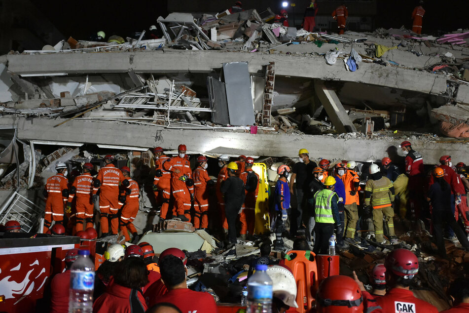 Earthquake in Turkey: three-year-old girl rescued from rubble after 65 hours