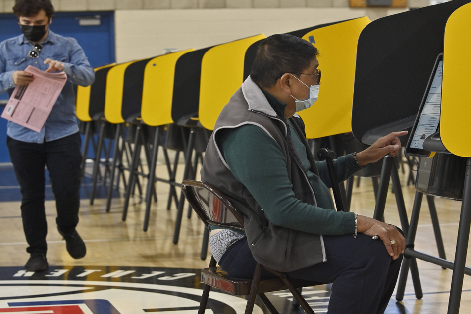 Polls open as Californians vote on Governor Newsom’s fate