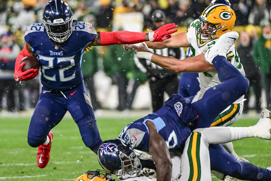 NFL: Marauding Henry achieves rare feat as Titans down Rodgers' Packers