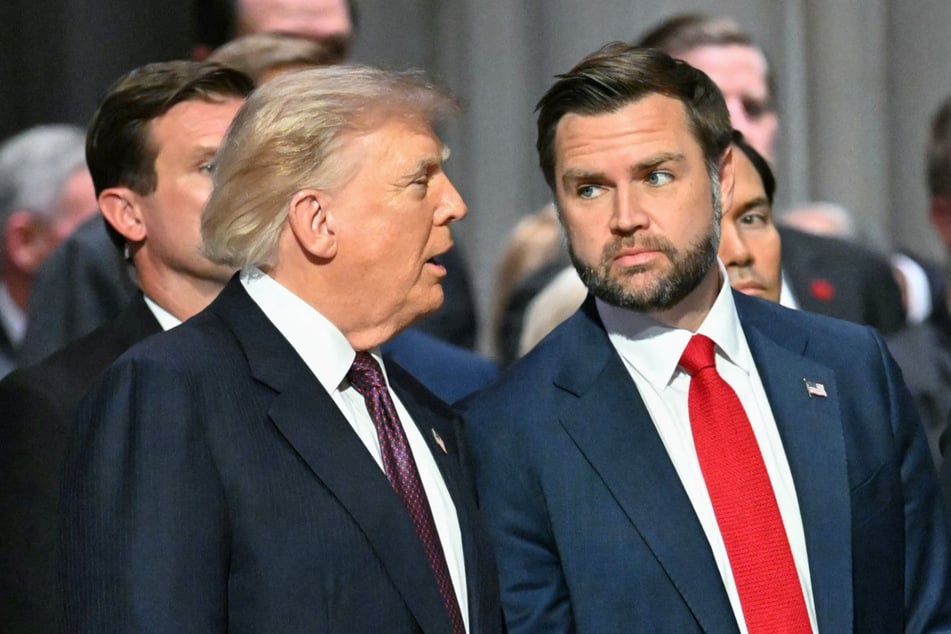 During a recent private meeting, President Donald Trump (l) reportedly urged donors to support JD Vance for president in 2028.
