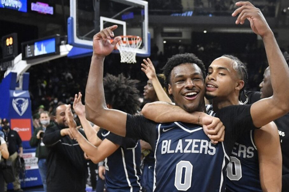 Which college hoops team will land LeBron James' superstar son, Bronny James?