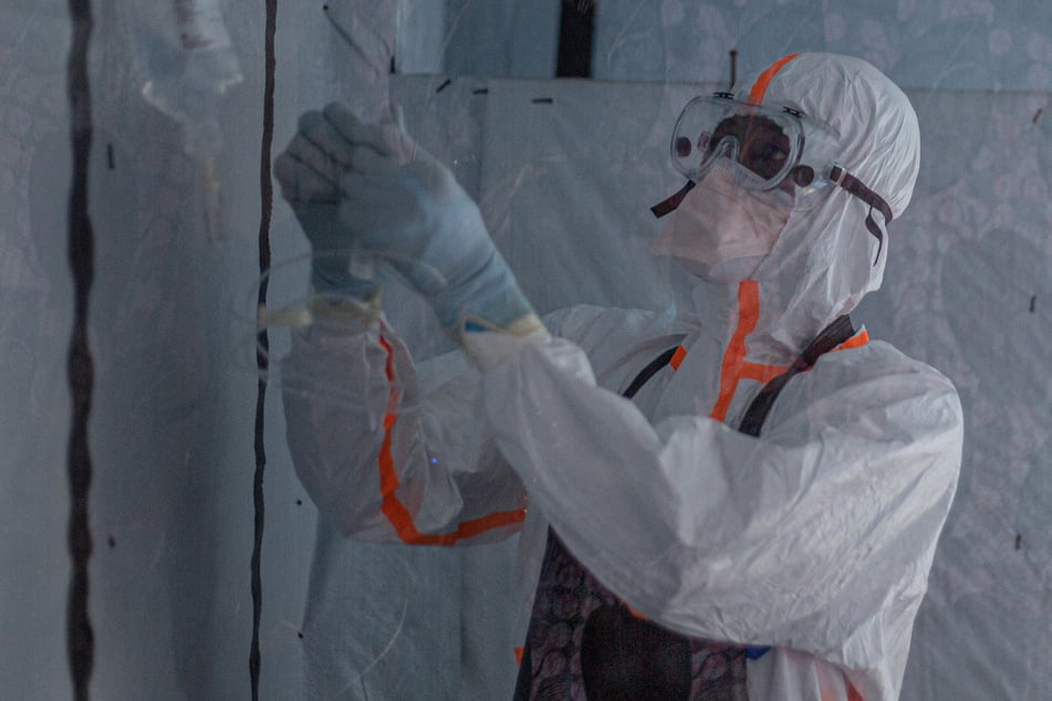 Ebola vaccine trial reaches major milestone in hopes of fighting deadly DRC outbreak