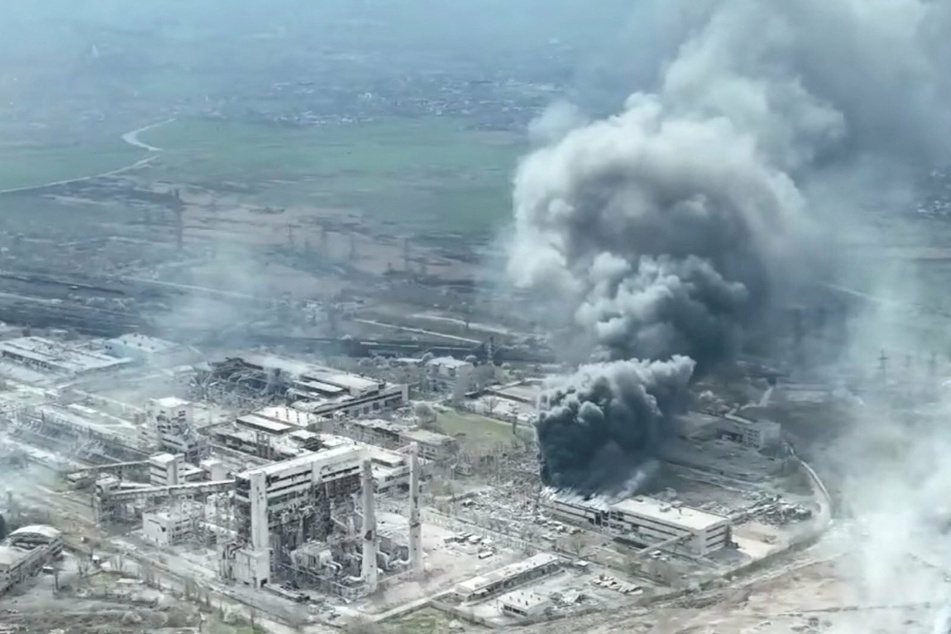 Ukraine war: Russia starts offensive in the east, Putin honors unit present at site of massacre