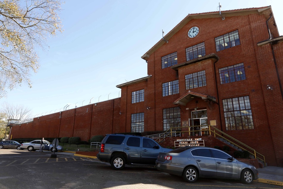 Texas man executed in spite of pleas for stay and revised psychiatric assessment: "I'm sorry"